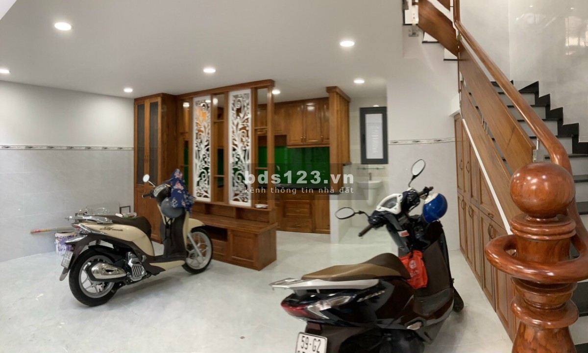 Chính chủ cần bán nhà Đường Trần Đình Xu Quận 1 giá rẻ lh 0329736978