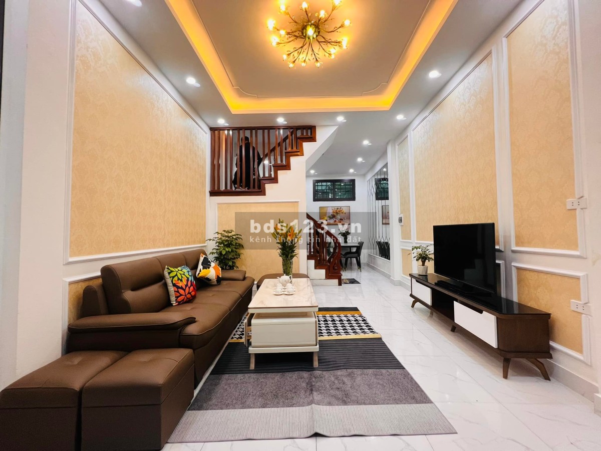 Bán nhà Chùa Bộc, ô tô đỗ, diện tích 39m2 đúc 5 tầng, giá chỉ 7.6 tỷ