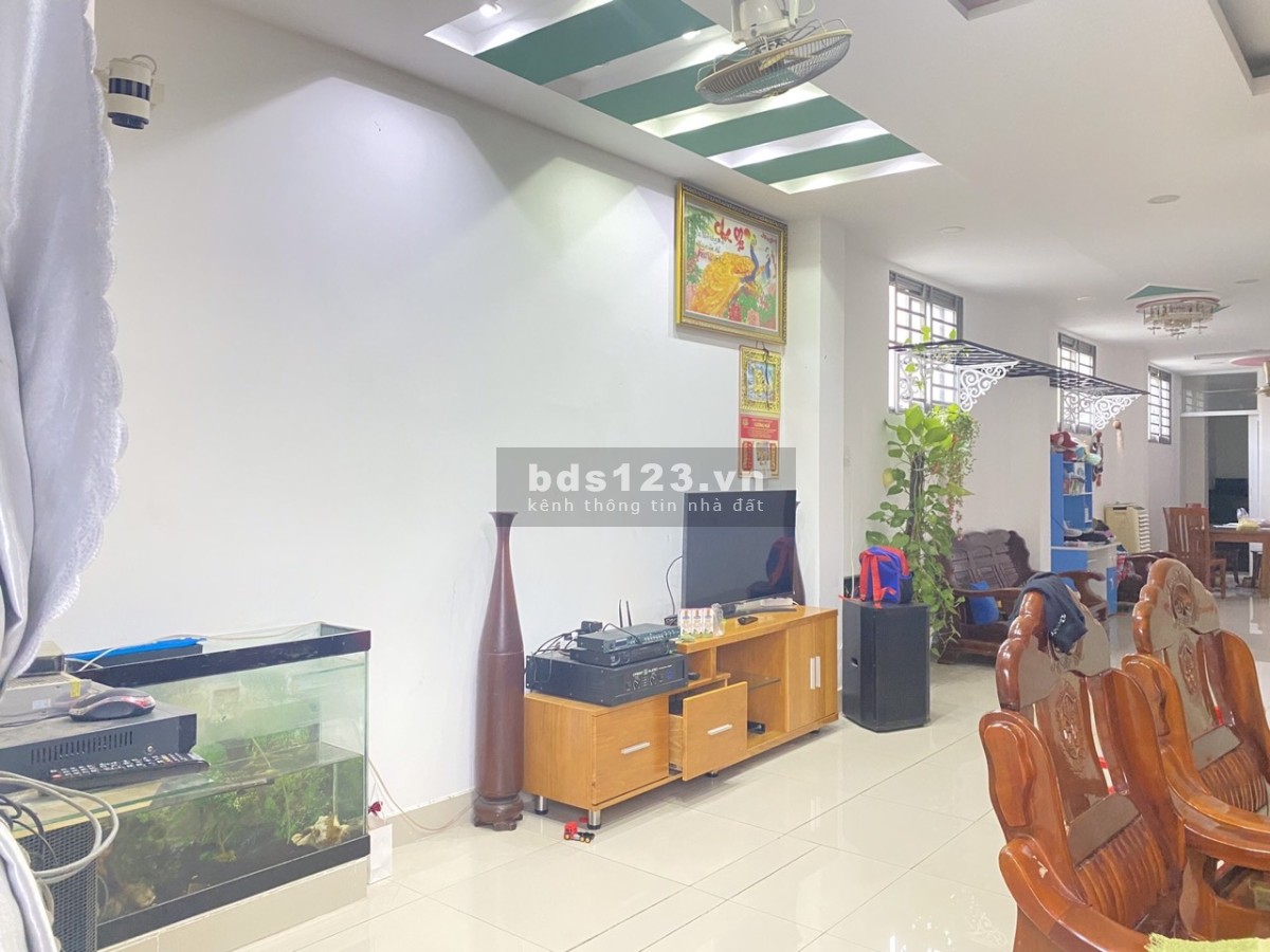 Bán Gấp Nhà HXH Phường Phước Long B Quận 9 Thủ Đức, DT 200m2 Giá Giảm Mạnh 18 Tỷ 1