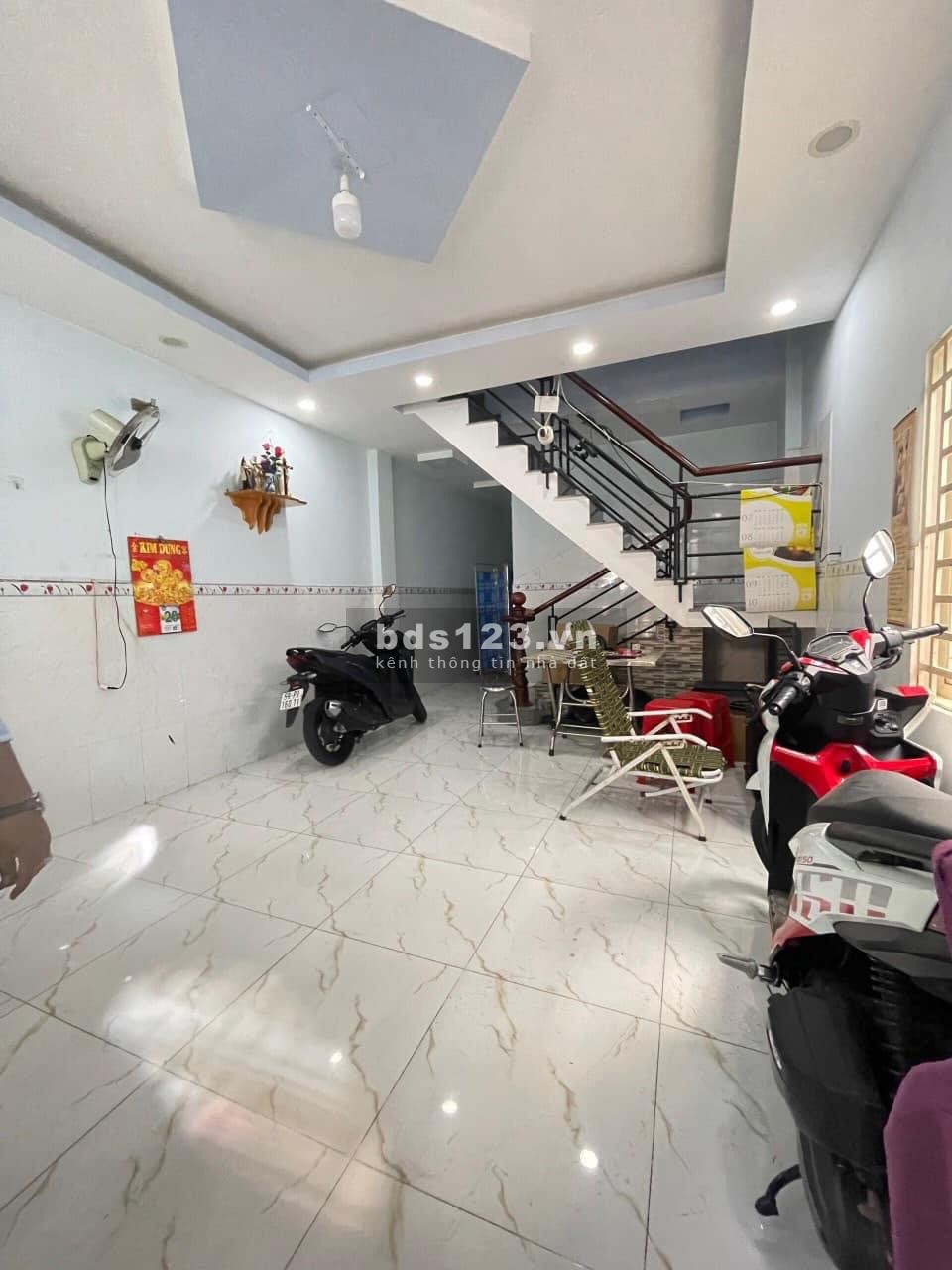 Nhà Luỹ Bán Bích hẻm ngắn 1 xẹt, xe hơi ra vào Quận Tân Phú, dt 5x17m, giá 6.05 tỷ