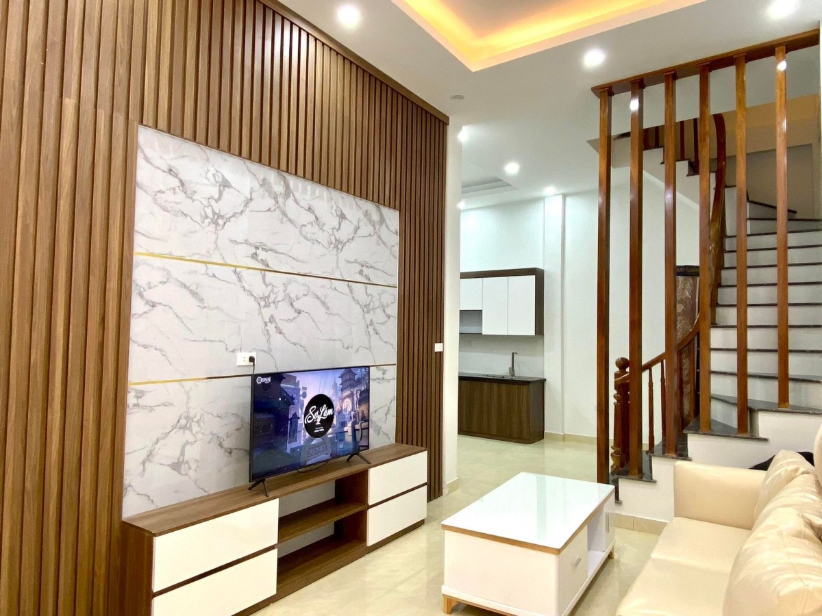 Nhà hiếm pháo đài Láng cách phố 10m, DT 55m², giá nhỉnh 5 tỷ đồng