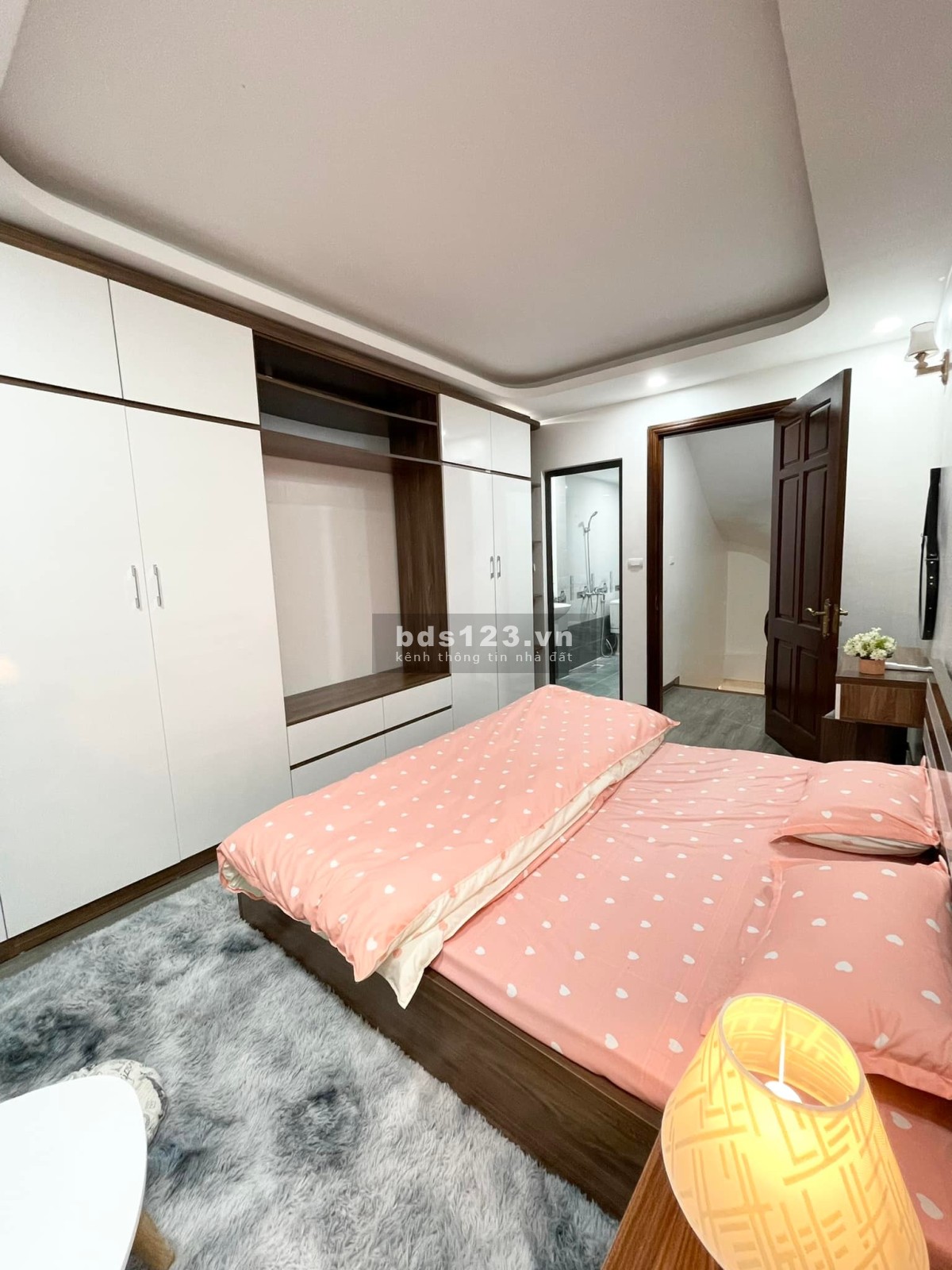 Cực hiếm chỉ có 1 căn duy nhất ở Văn Cao, Ba Đình, dt 46m2, giá 4.5 tỷ 4 tầng cách đường ô tô 30m
