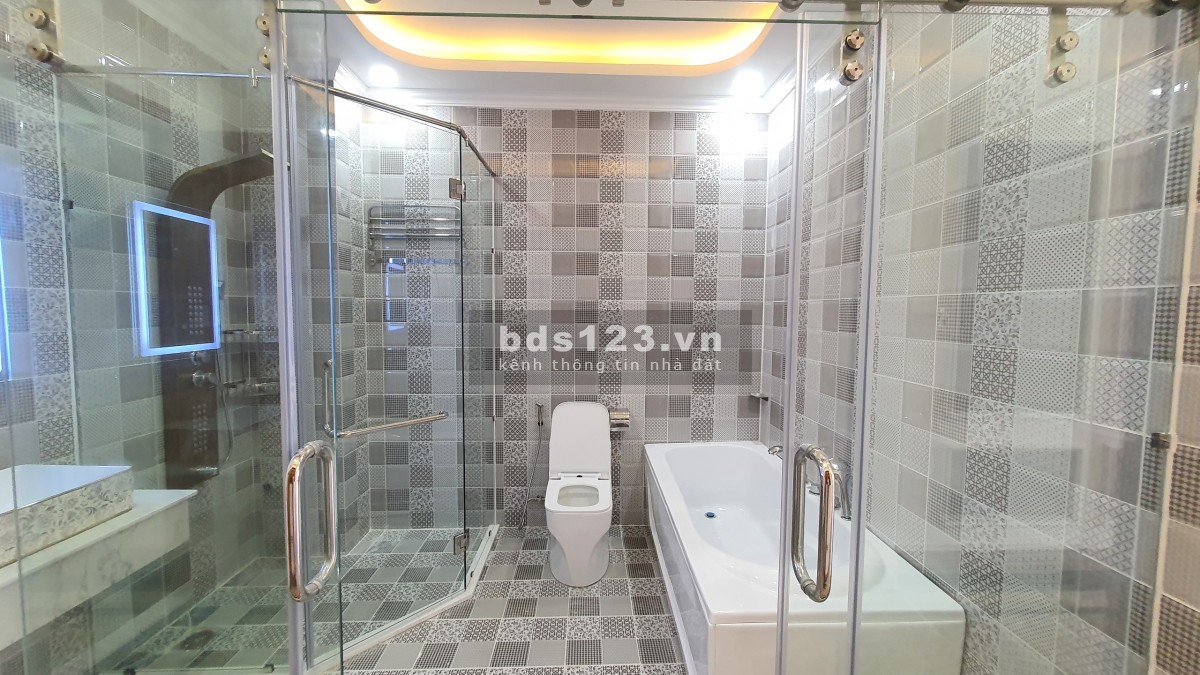 Bán Nhà 1 Trệt 3 Lầu Mới Xây MT Công Viên PHT 10, Dĩ An Đầy Đủ Tiện Nghi. LH: 0933 074 278 Trân
