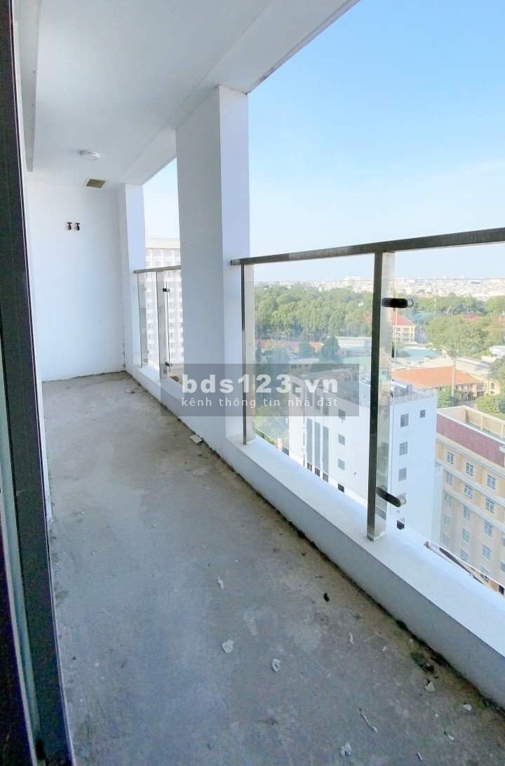 Bán gấp giá chính chủ căn hộ Kingston, DT 90m2 2PN 2WC, giá 6.2 tỷ view Landmark 81. LH 0941797916