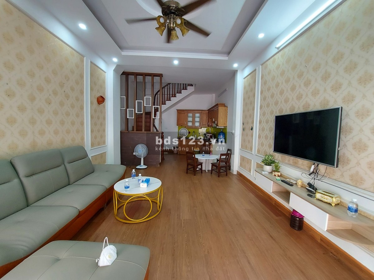 Bán nhà đẹp Trần Phú, kinh doanh ô tô tránh vèo vèo, 35m giá bán 5.5 tỷ