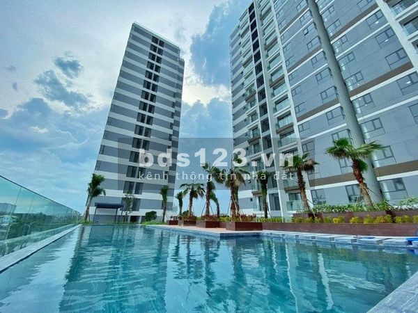 Nợ ngân hàng bán gấp căn hộ 2PN D Lusso, DT 71m2, view sông, 4.2 tỷ, 0903681920