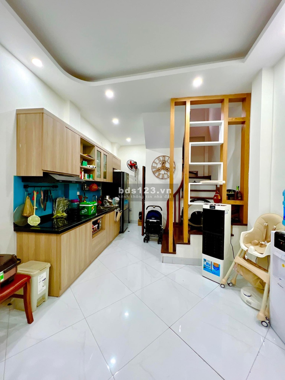 Chỉ 3,9 tỷ có ngay nhà đẹp 6 tầng ở ngay, đường Võ Chí Công ngõ thoáng sạch sẽ gần đường oto