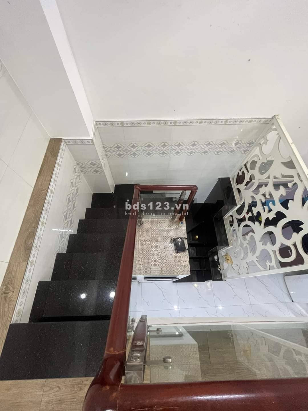 Nhà hiếm HXH Nguyễn Sáng Tây Thạnh Quận Tân Phú mặt tiền khủng 5,7m x 4 tầng