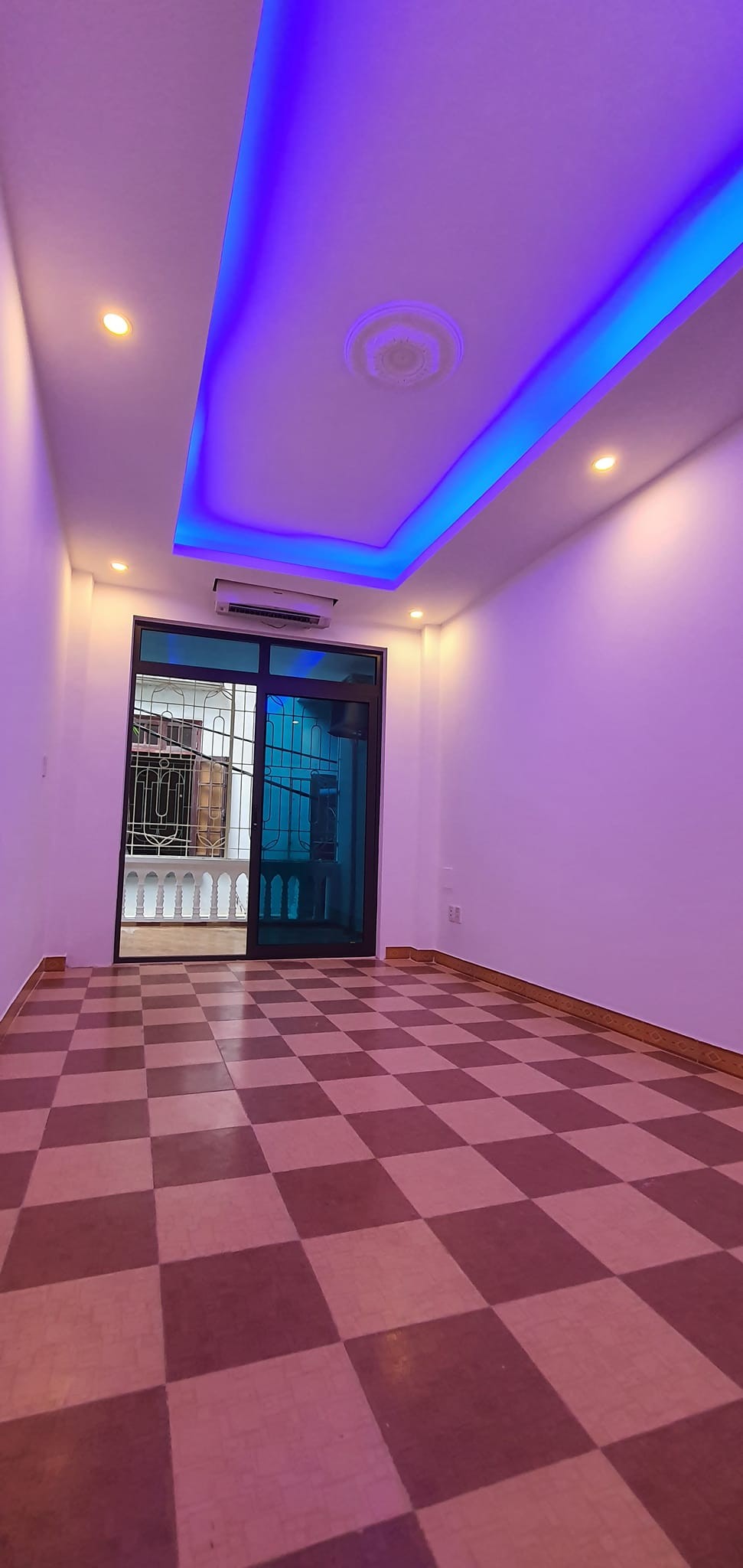 Bán nhà đẹp 2 mặt thoáng vào ở luôn, ngõ thông rộng 5 tầng khép kín