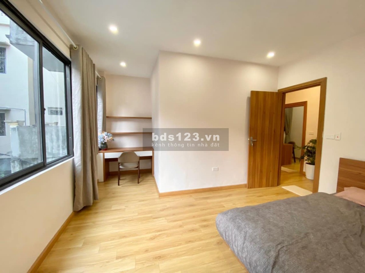 Bán nhà phố Hoàng Văn Thái, ô tô tránh, diện tích 100m2 x 4 tầng, giá chỉ 13,5 tỷ