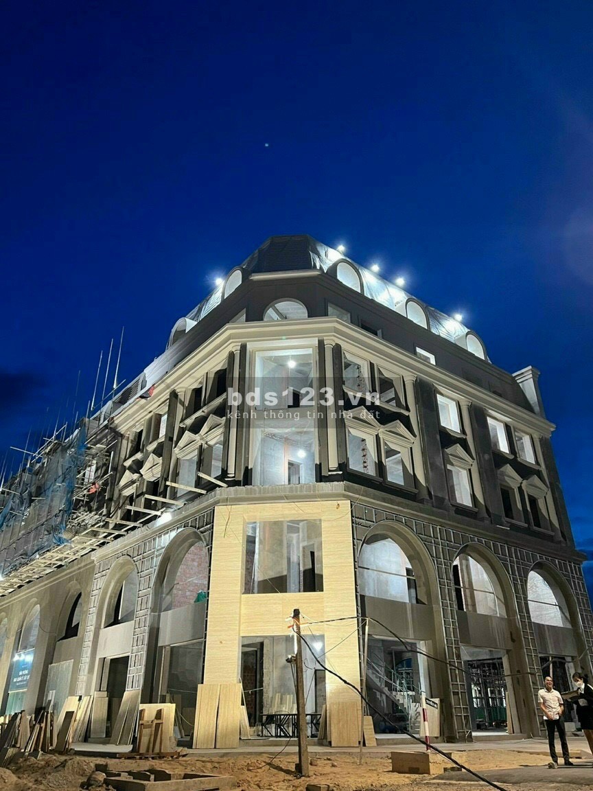 Shophouse Regal Lengend ngay phố đi bộ sổ hồng lâu dài gần trung tâm thành phố Đồng Hới
