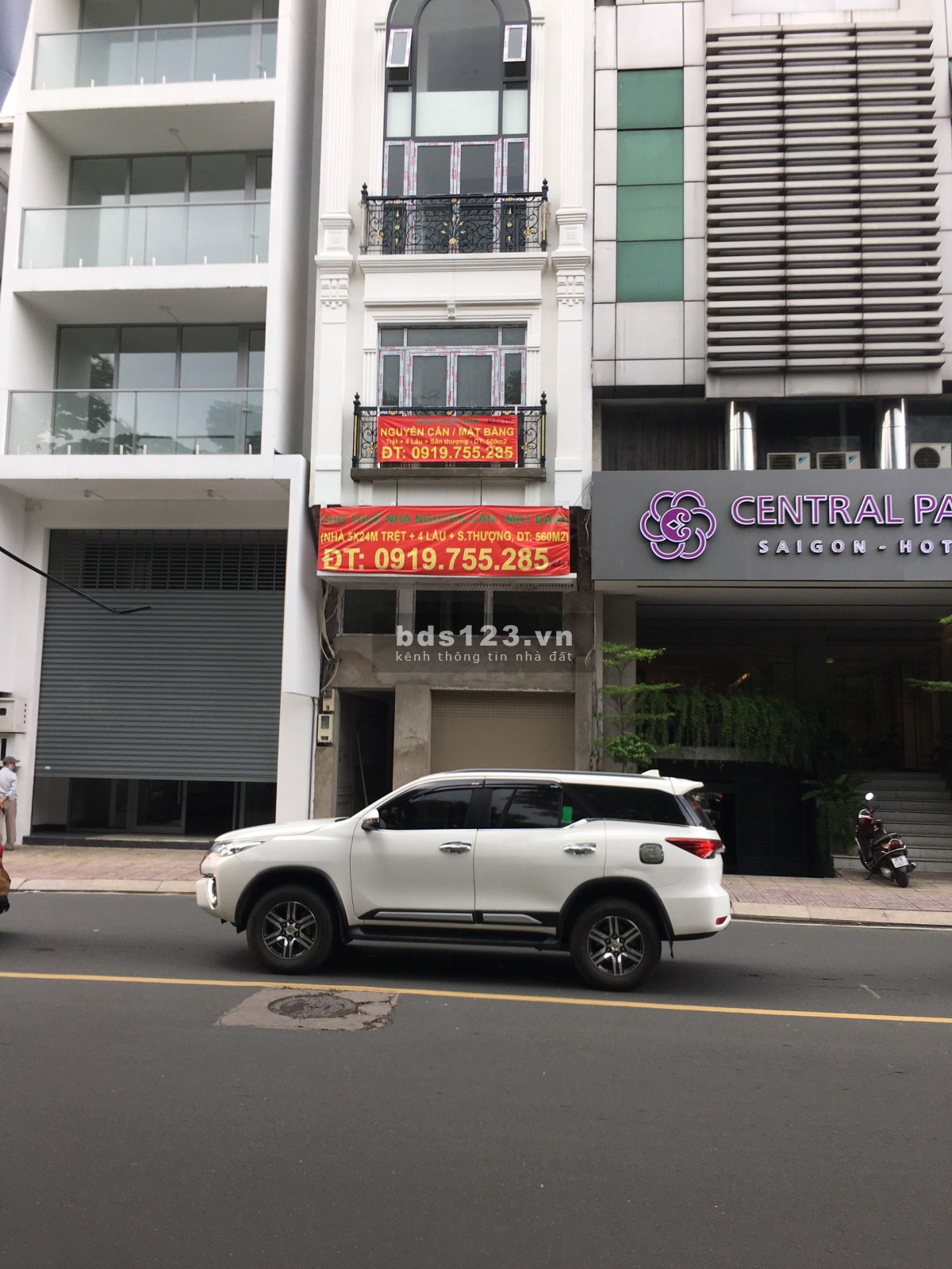 Cho thuê Nguyên căn / mặt bằng MT Hai Bà Trưng, P.6, Q.3 trệt, 4 lầu, Sân thượng