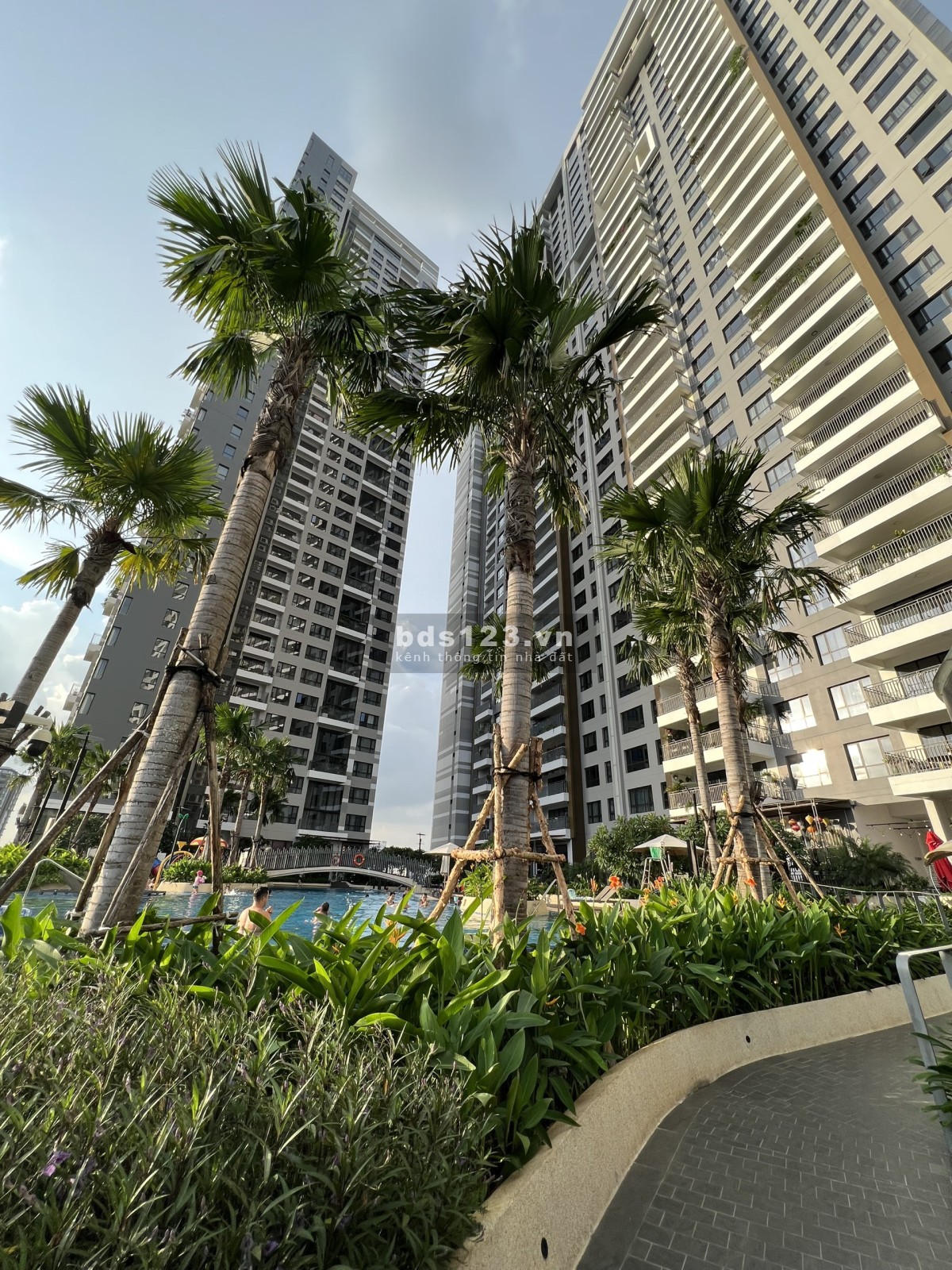 Cho thuê căn hộ The View Riviera Point, 3PN, dtsd 125m2, Full nội thất, View sông
