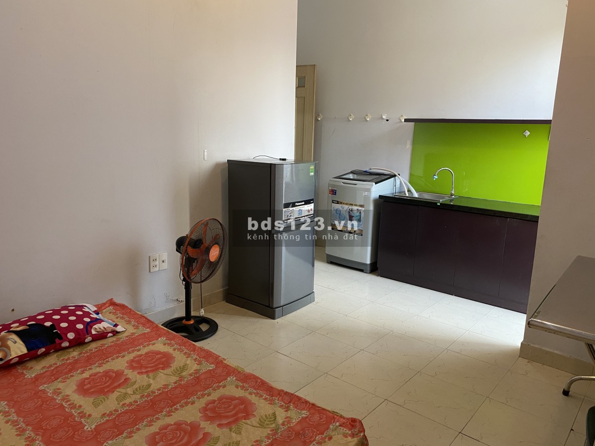 Căn hộ dịch vụ sạch thoáng có ban công, khu an ninh, giờ tự do Quận 6