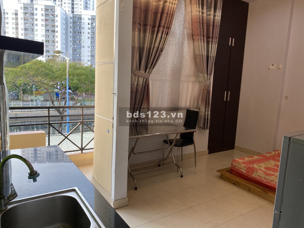 Căn hộ dịch vụ sạch thoáng có ban công, khu an ninh, giờ tự do Quận 6