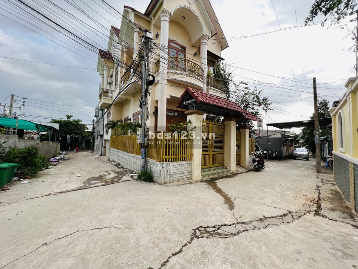 Nhà biệt thự bán gấp gần trường Cao Đẳng Nghề số 8 Long Bình, DT 259m², nhỉnh giá 4,4 tỷ đồng
