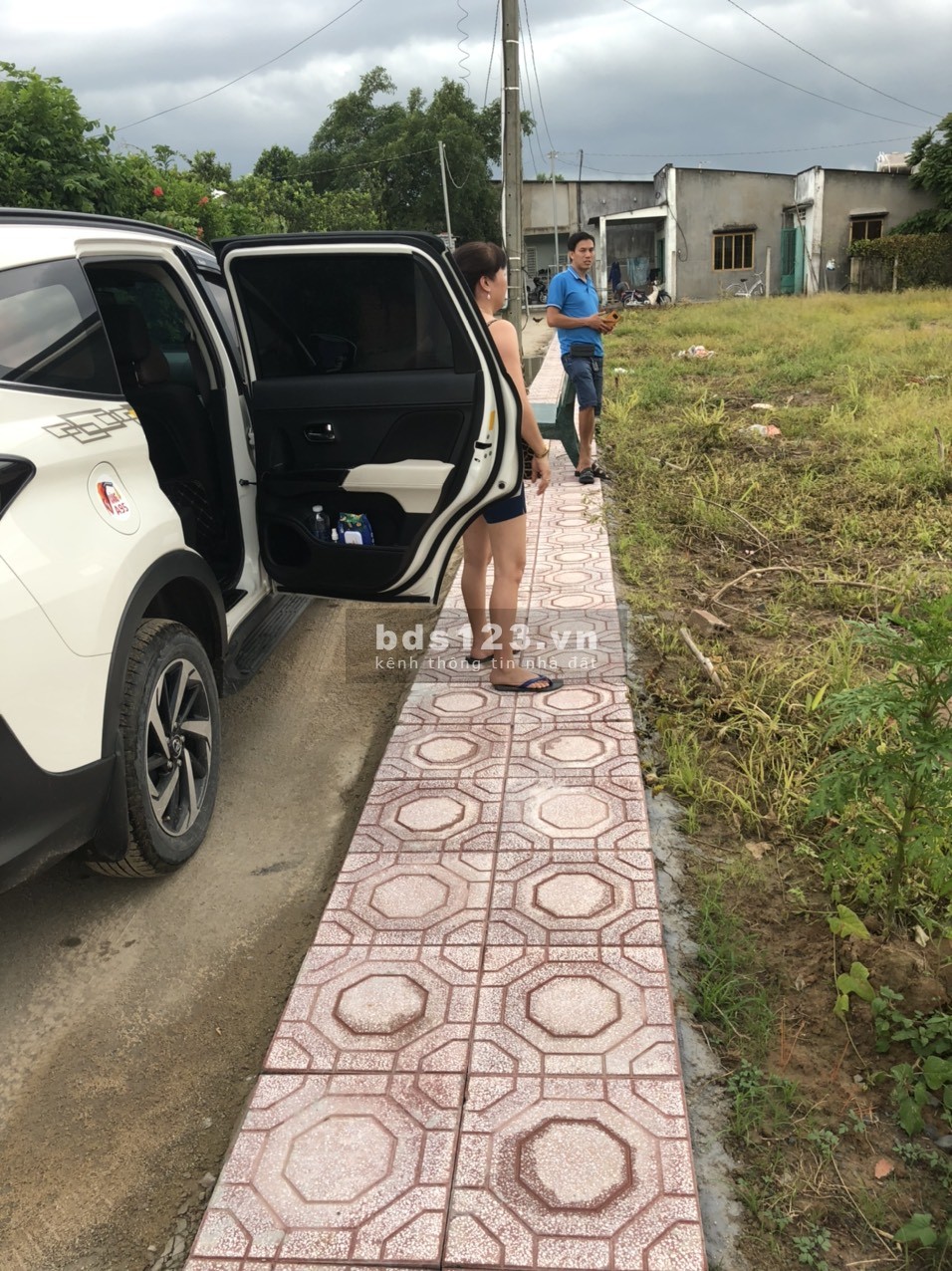 -RA ĐI GẤP VÀI LÔ ĐẤT ĐẸP NGAY UBND XÃ BÌNH LỢI VĨNH CỬU ĐỂ LẤY VỐN MUA NHÀ.