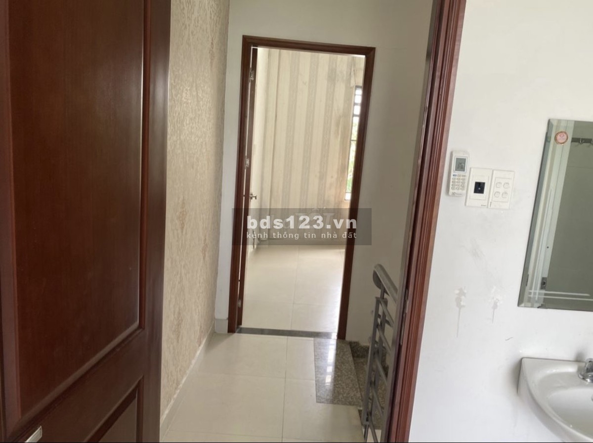 Bán nhà 1 trệt 1 lầu hẻm xe hơi đường Thạnh Xuân 52 Quận 12