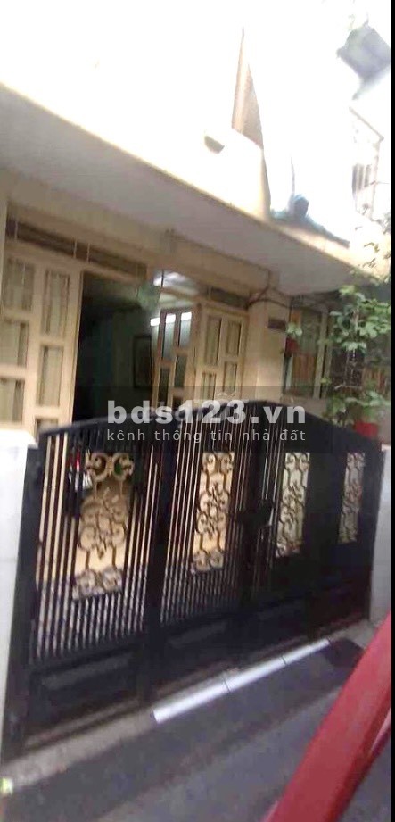 Cần bán nhà cấp 4 hẻm Đoàn Văn Bơ Quận 4 xung quanh khu dân cư đông đúc