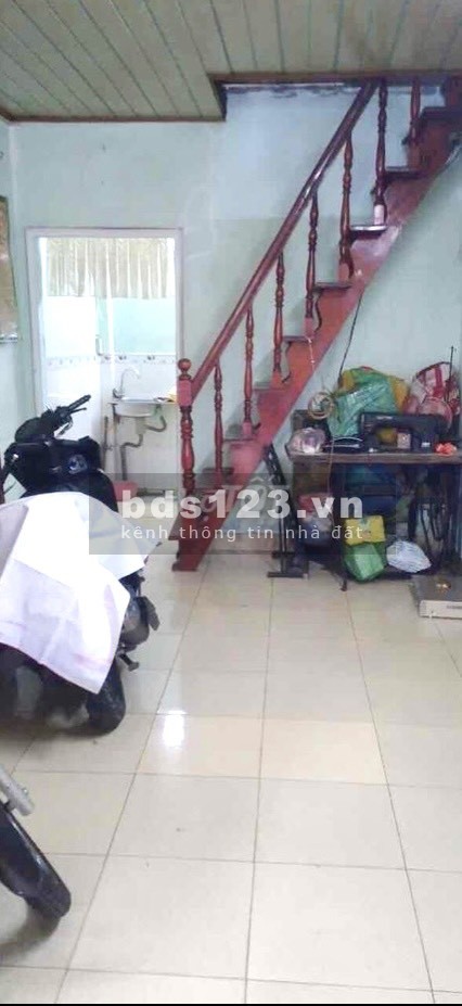 Cần bán nhà cấp 4 hẻm Đoàn Văn Bơ Quận 4 xung quanh khu dân cư đông đúc