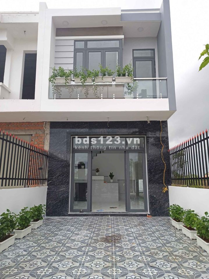 Nhà Bình Chánh sổ hồng riêng, gía rẻ bất ngờ nhận nhà ngay, ngân hàng hỗ trợ 50% giá trị nhà