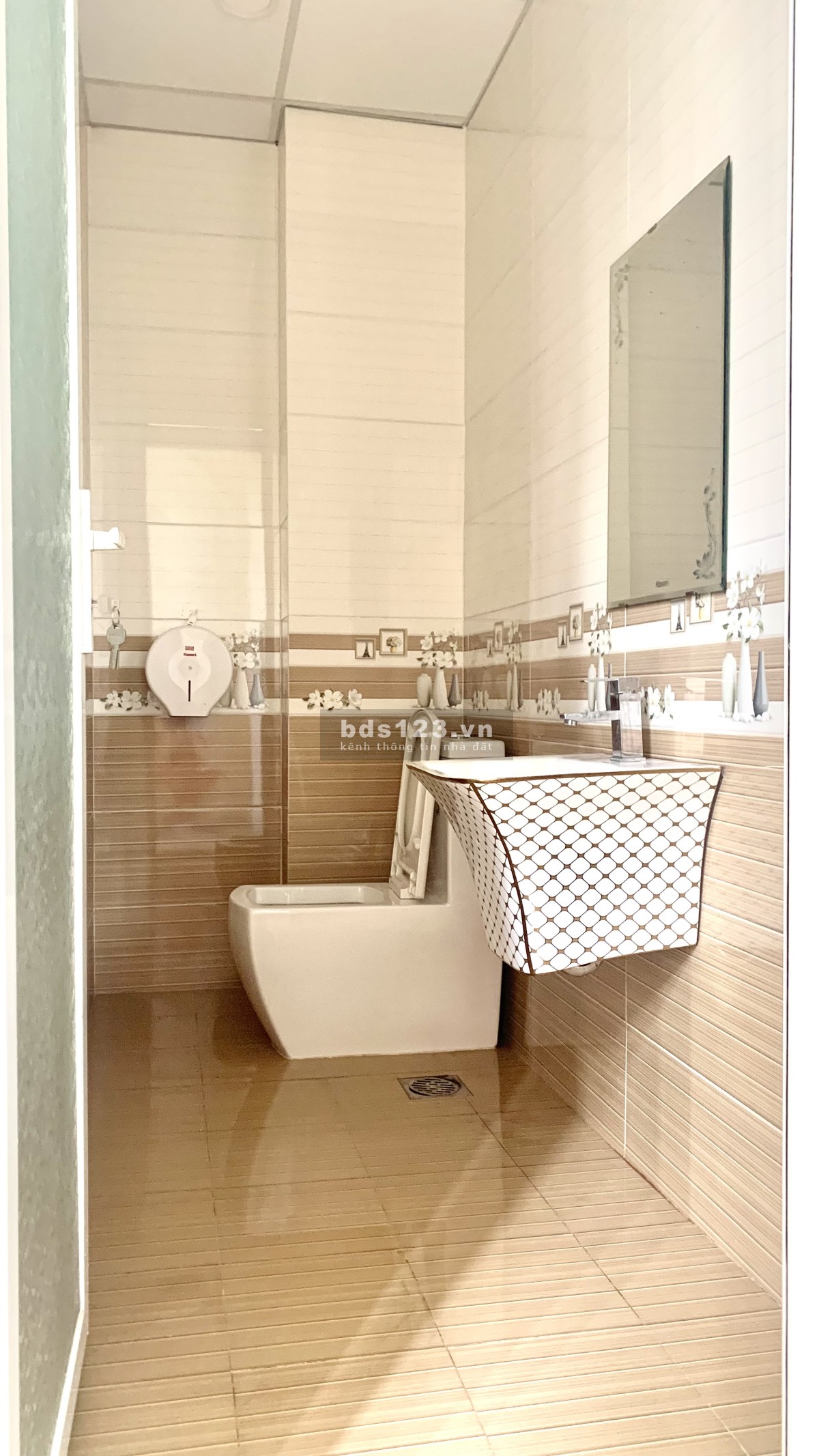 Cho thuê nhà làm mặt bằng kinh doanh hoặc làm văn phòng liên hệ 0908470402
