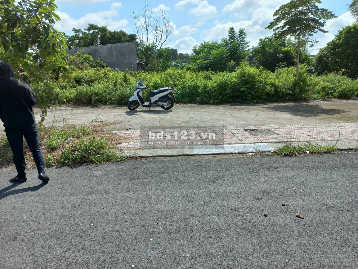 Cho gia đình lục đục nội bộ chia tài sản cần bán lô full TC chính chủ