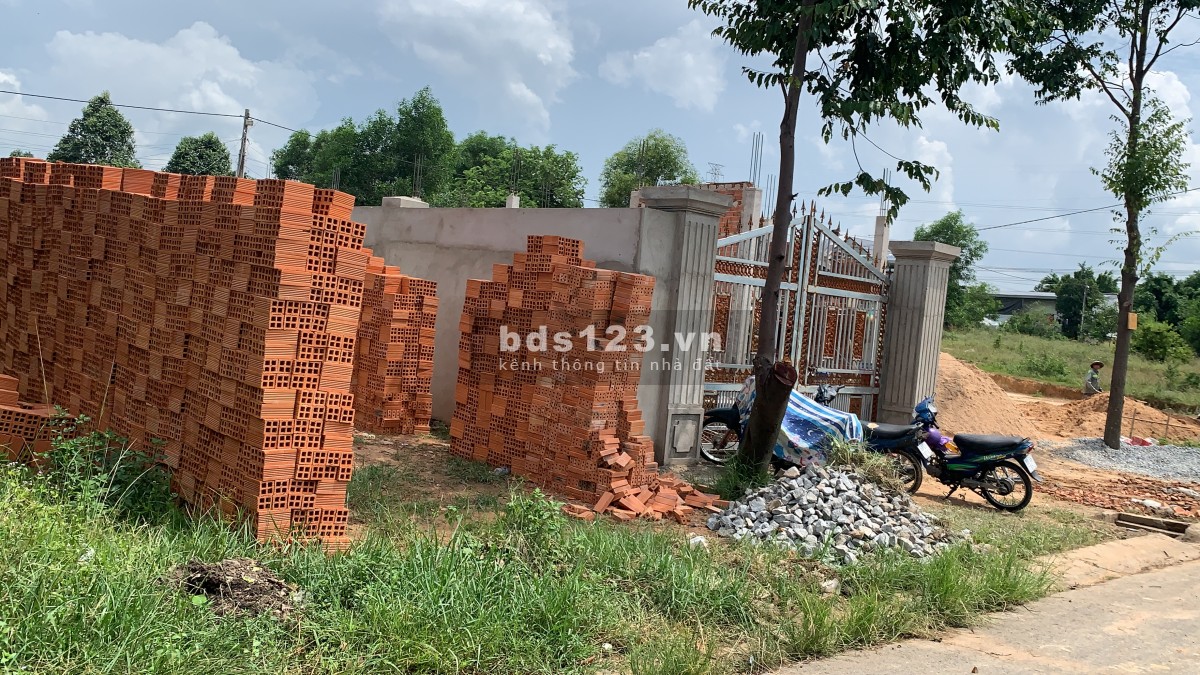 Đổ nợ cần bán lô đất trong khu đô thị mới đường nhựa lớn khu dân cư đông
