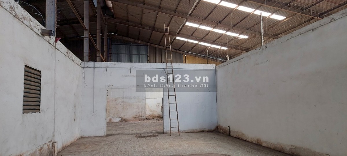 Cho thuê kho xưởng 1800m2 gần sân bay Tân Sơn Nhất đường Trường Chinh, P. Tây Thạnh, Quận Tân Phú