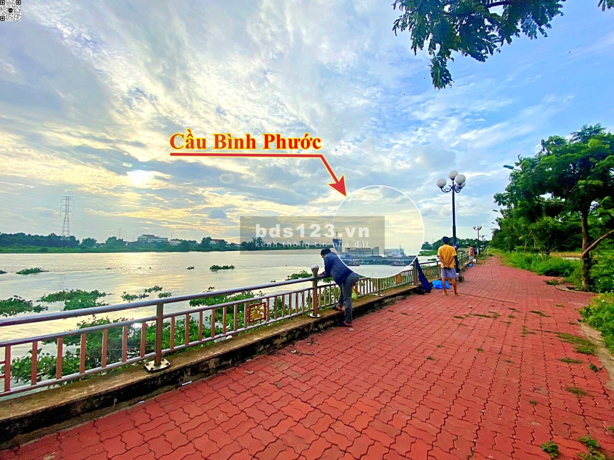 Bán lô đất mặt tiền ven sông Sài Gòn ngay Quốc Lộ 13, Thủ Đức, dt 56.7m2, đường 8m, giá 5 tỷ