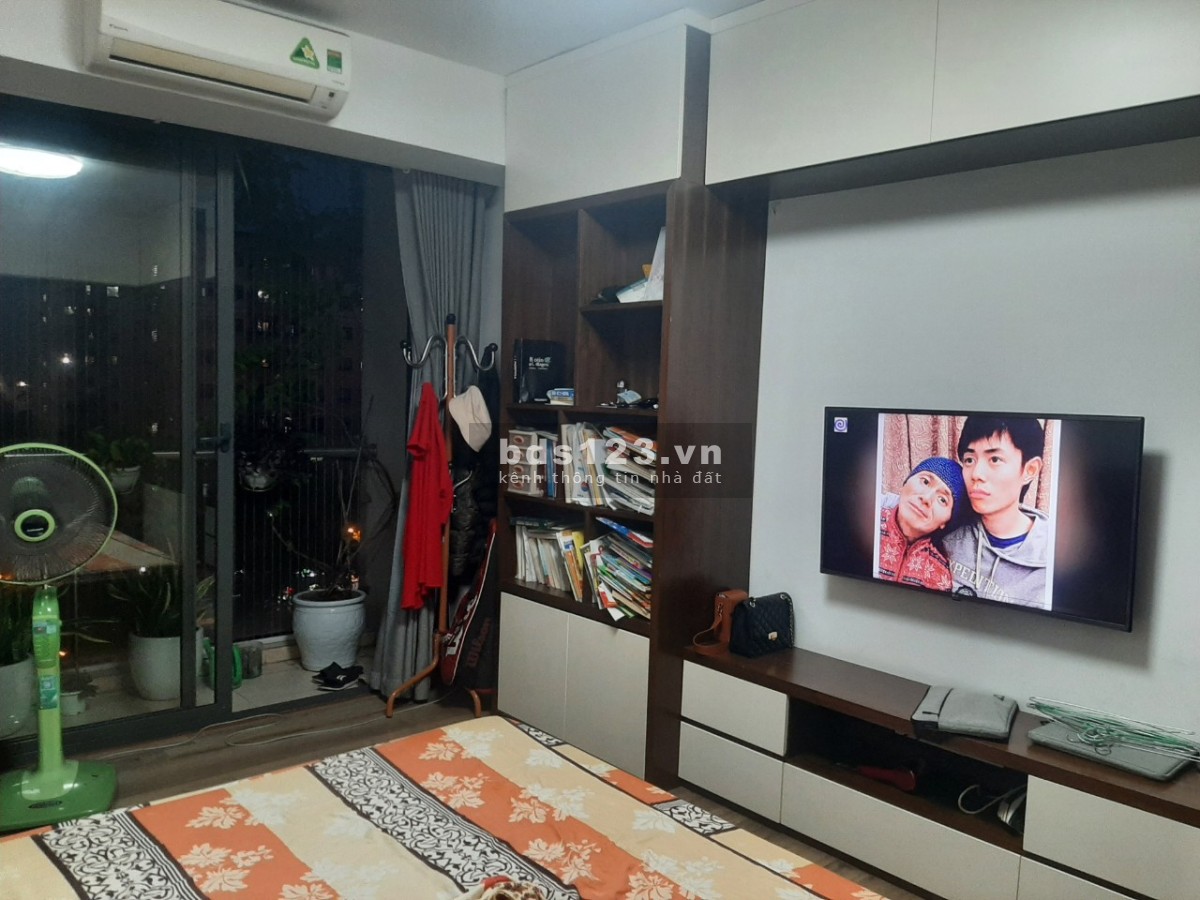 Gia đình nhượng lại nhanh căn hộ 90m2, chung cư VP2 thuộc bán đảo Linh Đàm có ban công ĐN