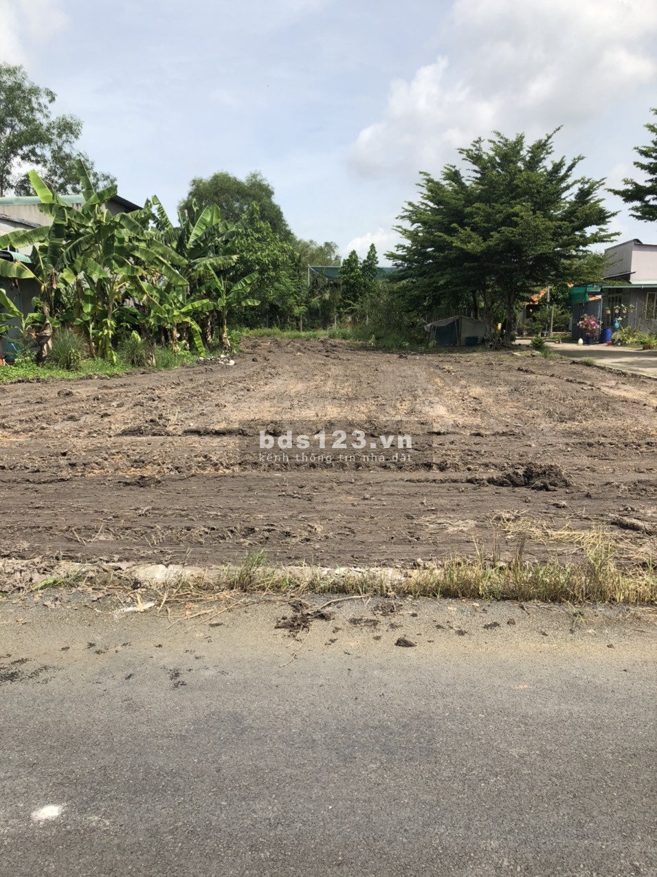 Cần bán căn trọ mới xây dựng và lô đất nền ở Mỹ Phước 3 gần chợ chính chủ sổ hồng vợ đứng tên