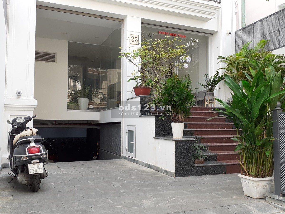 Dòng tiền Lâm Văn Bền dt 175m2 9 tầng thang máy 40 phòng cho thuê 240 triệu/tháng, giá 43.5 tỷ