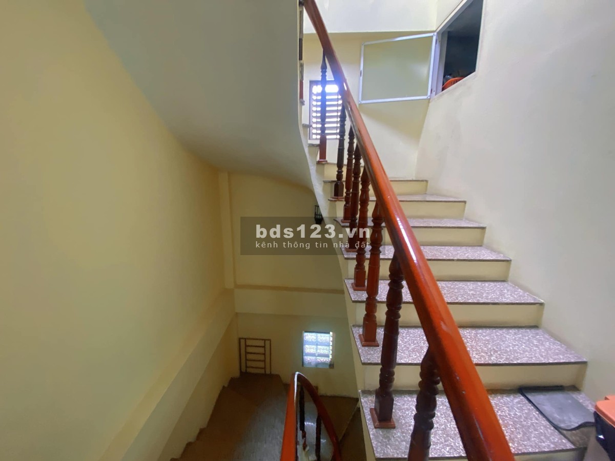 Bán nhà ngõ Yên Hoà Cầu Giấy diện tích 42m2, 4 tầng mt 4.2m, giá 4.98 tỷ