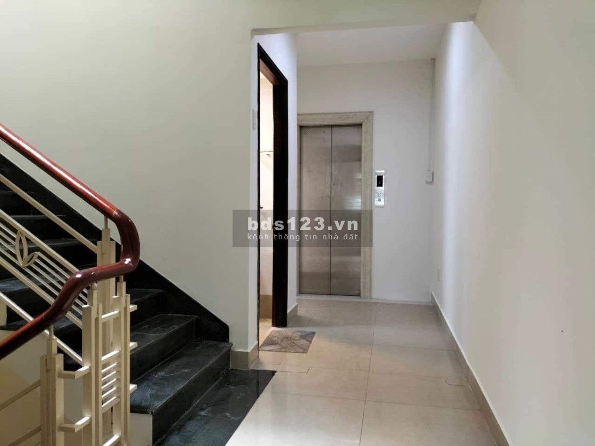 Nhà hiếm bán khu Himlam Nguyễn Thị Thập diện tích 100m2 thang Máy + Hầm + 4 Tầng giá 26 tỷ