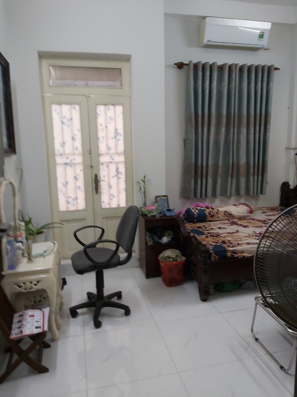 Nhà 4 tầng mặt tiền thụt Mễ Cốc Quận 8, diện tích sử dụng 50m2 Giá 4.8 Tỷ
