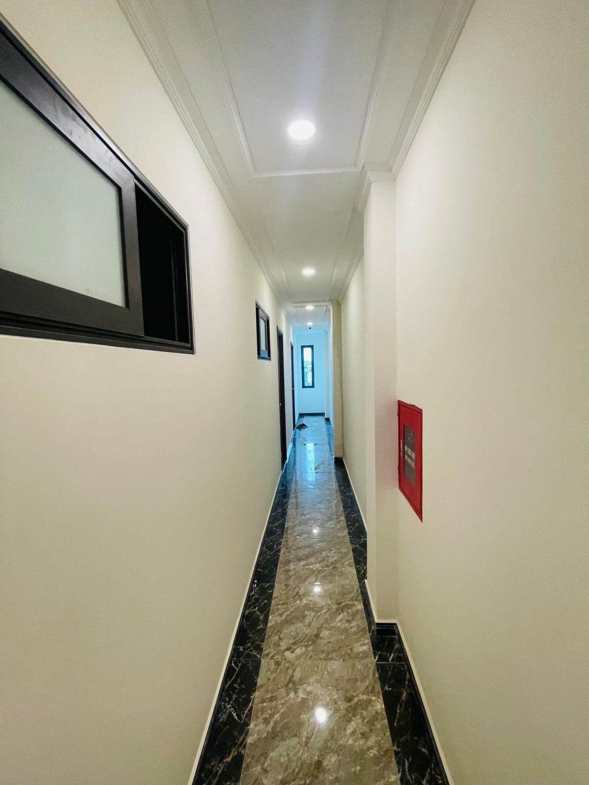 Bán nhà nguyên căn siêu đẹp phố Võ Chí Công, dtsd 104m2, 9 tầng, nhỉnh 34 tỷ