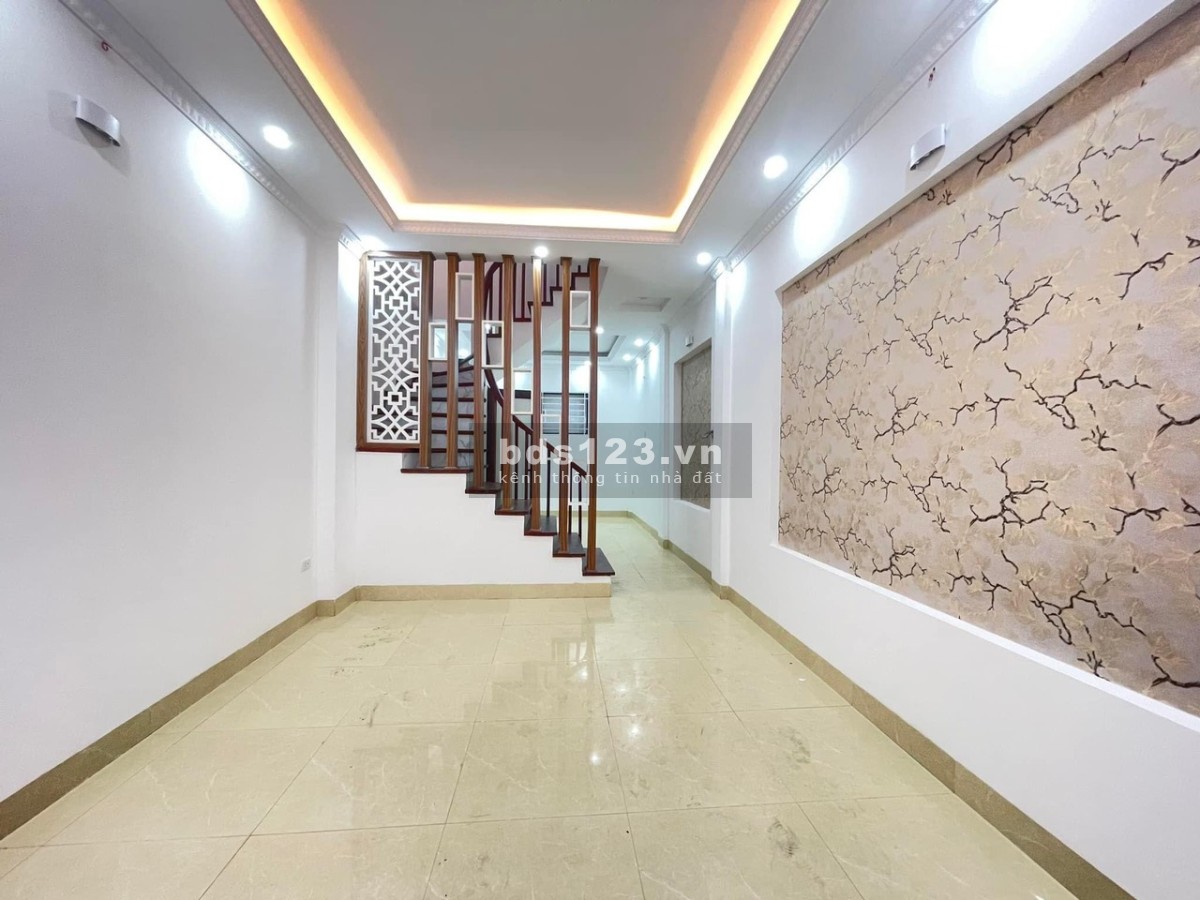 Bán nhà Đội Cấn hơn 5 tỷ lô góc 30m ra mặt ngõ ô tô tránh 5 tầng đúc mới tinh