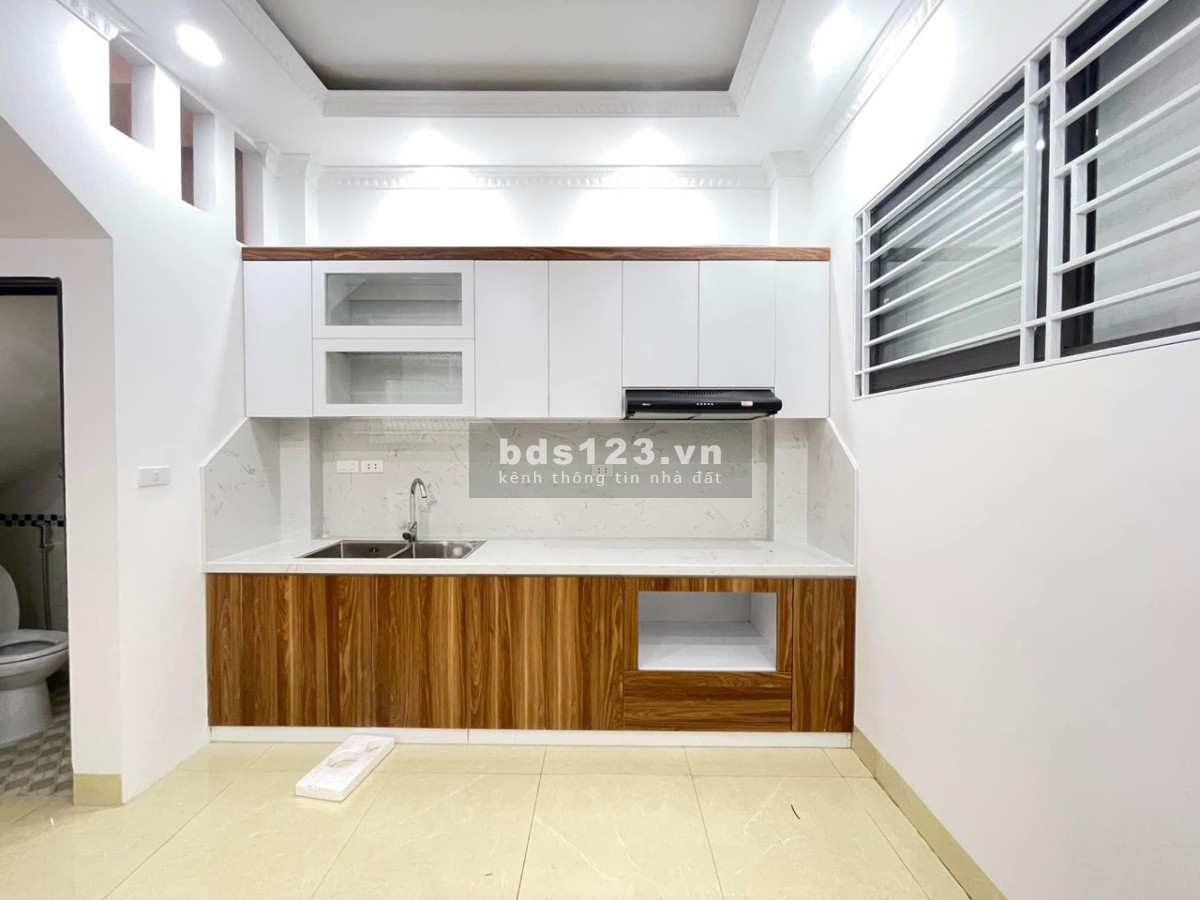 Bán nhà Đội Cấn hơn 5 tỷ lô góc 30m ra mặt ngõ ô tô tránh 5 tầng đúc mới tinh