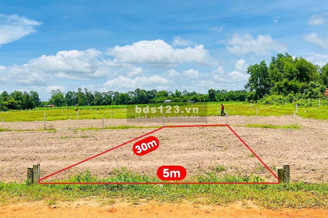 Đất nền thổ cư xây dựng tự do, sổ hồng riêng, khu dân cư đông đúc