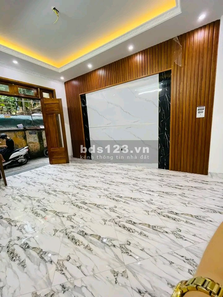 Gần phố tiện ích bạt ngàn khu dân trí cao ngõ trước nhà rộng thoáng an sinh đỉnh