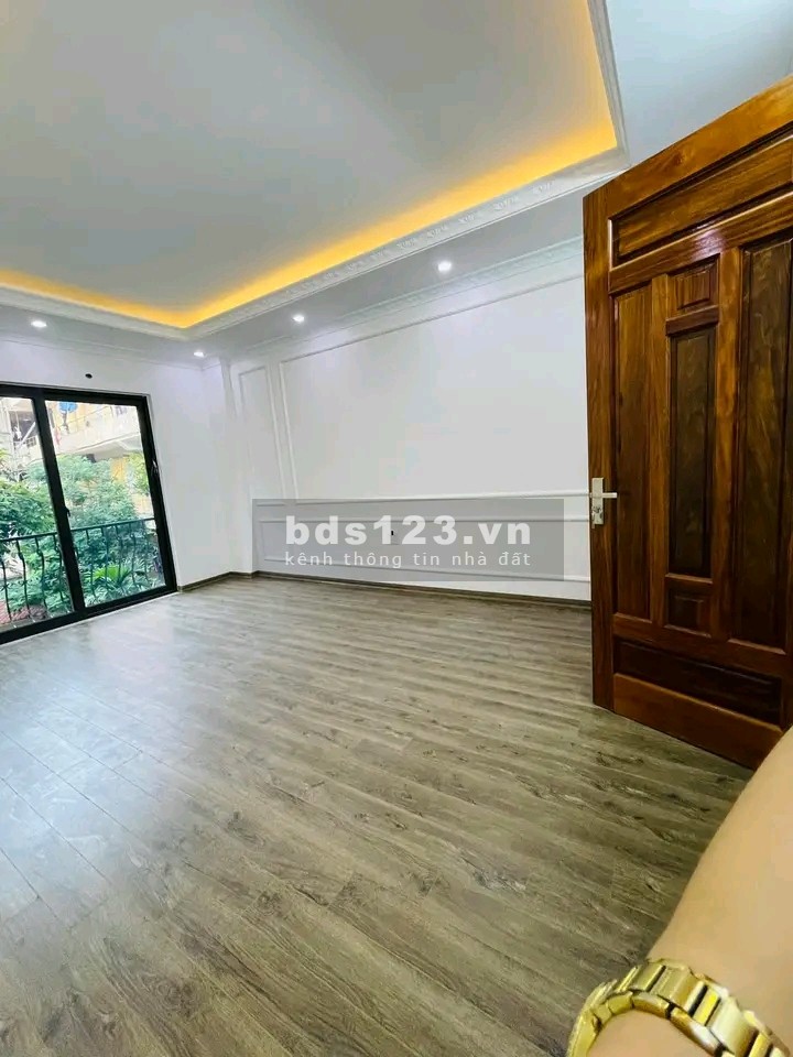 Gần phố tiện ích bạt ngàn khu dân trí cao ngõ trước nhà rộng thoáng an sinh đỉnh