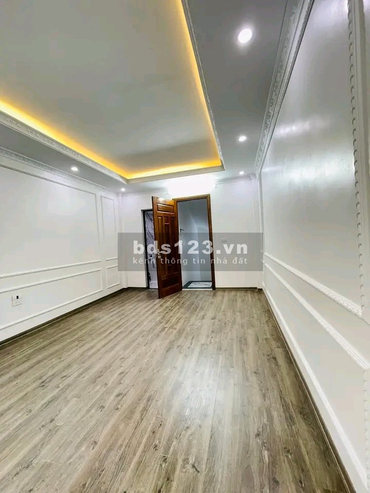 Gần phố tiện ích bạt ngàn khu dân trí cao ngõ trước nhà rộng thoáng an sinh đỉnh