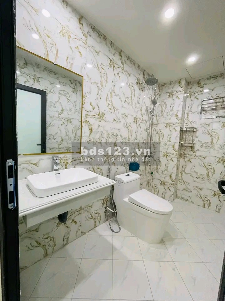 Gần phố tiện ích bạt ngàn khu dân trí cao ngõ trước nhà rộng thoáng an sinh đỉnh
