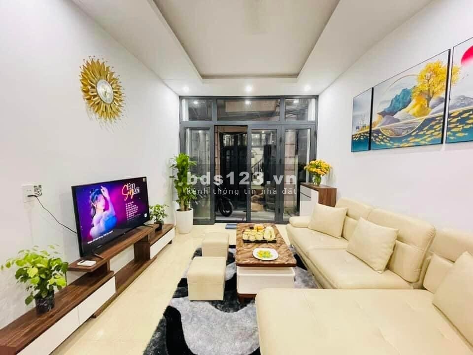 Bán nhà đường Lã Xuân Oai Quận 9 với 5 tỷ có ngay nhà 3lầu, 4PN + 4WC