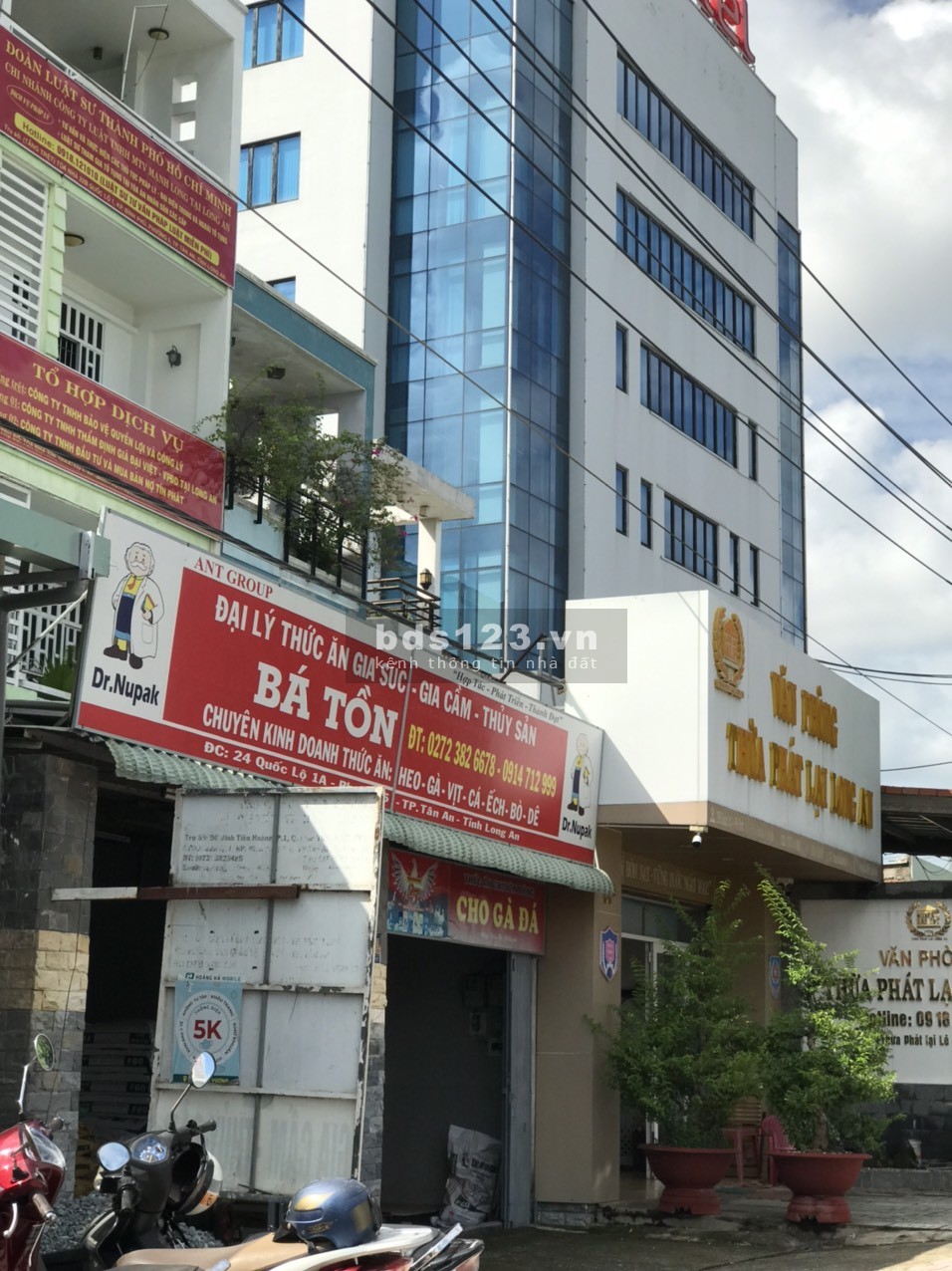 Cho Thuê Mặt Bằng 8.2x45m Trung Tâm TP.Tân An, Ngay QL1A Đường rộng 50m Ngã 3 - Đèn Xanh Đèn Đỏ