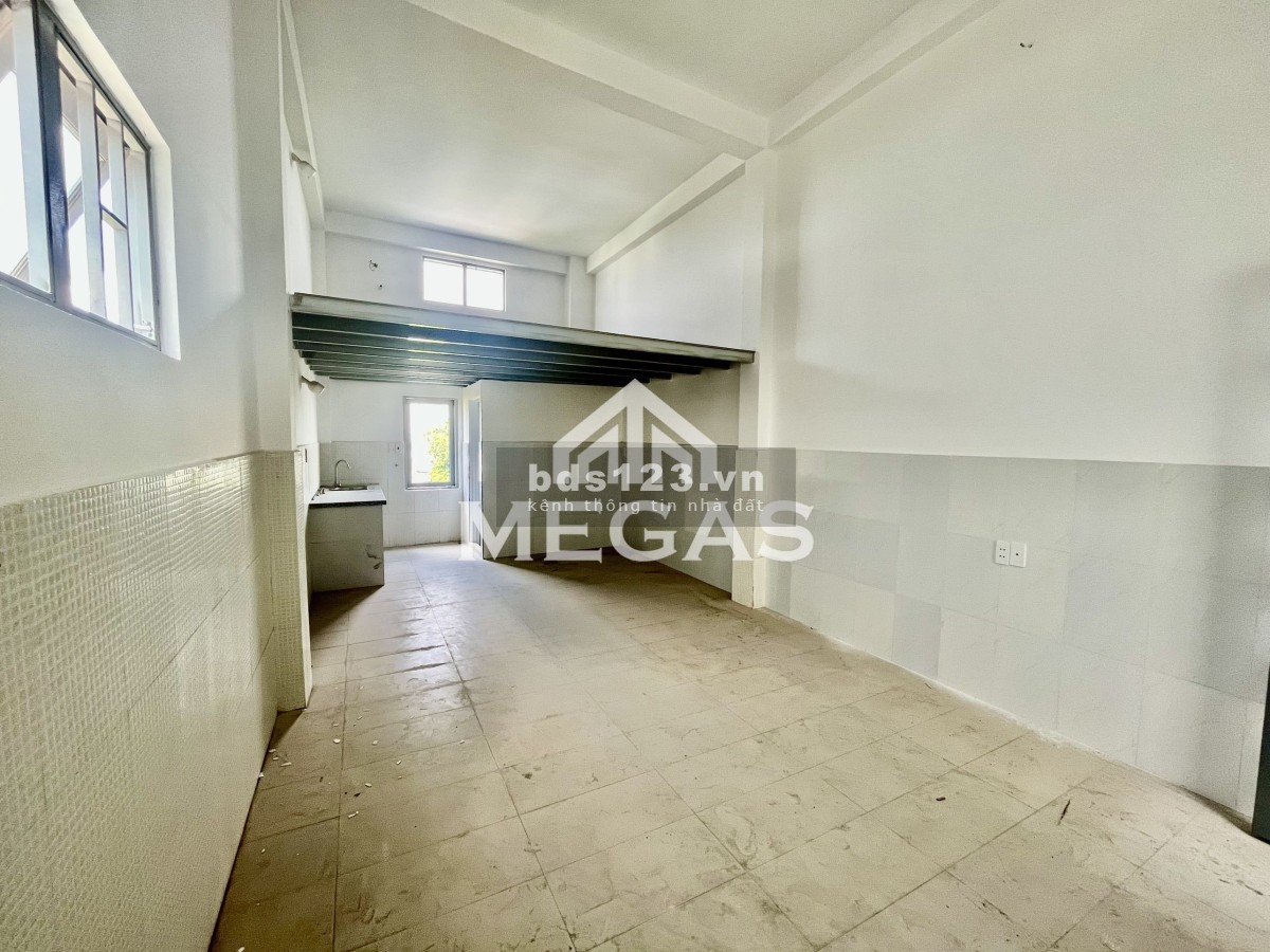Khai trương phòng ao cấp rộng 40m2 gác 2m mới xây 100%, cửa sổ ban công riêng ngay ngã Tư Ga