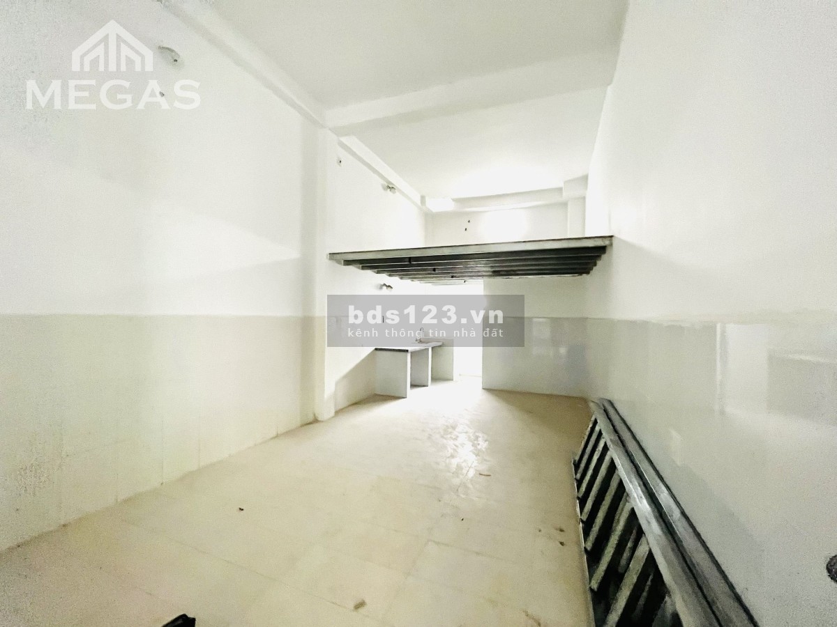 Khai trương phòng ao cấp rộng 40m2 gác 2m mới xây 100%, cửa sổ ban công riêng ngay ngã Tư Ga