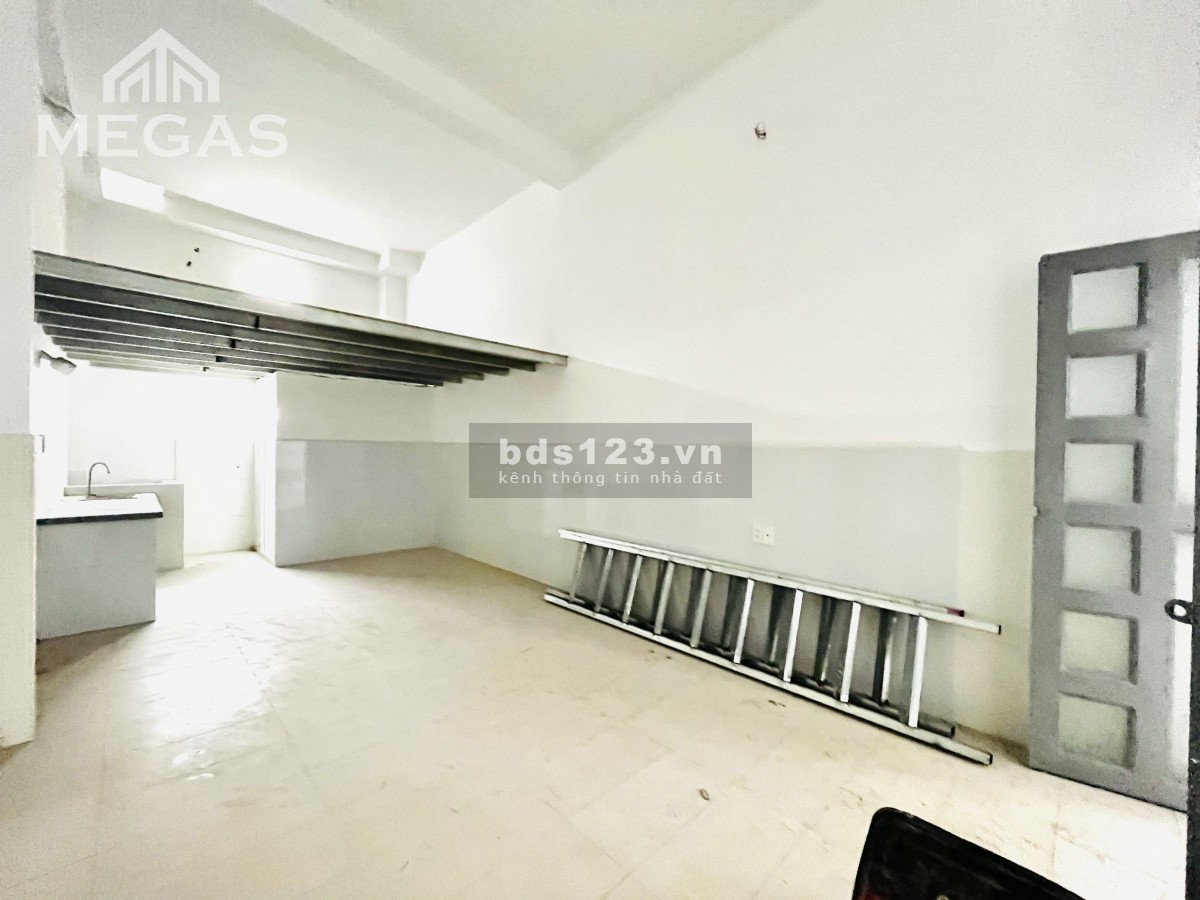 Khai trương phòng ao cấp rộng 40m2 gác 2m mới xây 100%, cửa sổ ban công riêng ngay ngã Tư Ga