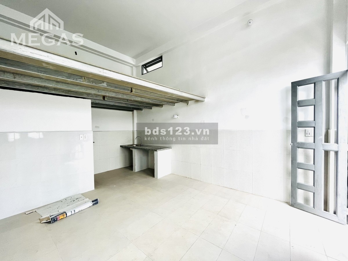 Khai trương phòng ao cấp rộng 40m2 gác 2m mới xây 100%, cửa sổ ban công riêng ngay ngã Tư Ga